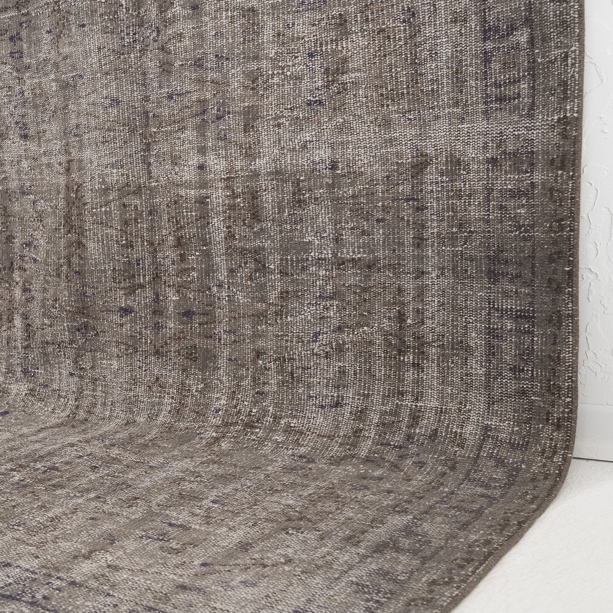 Thesaria - Vintage Turkish Area Rug