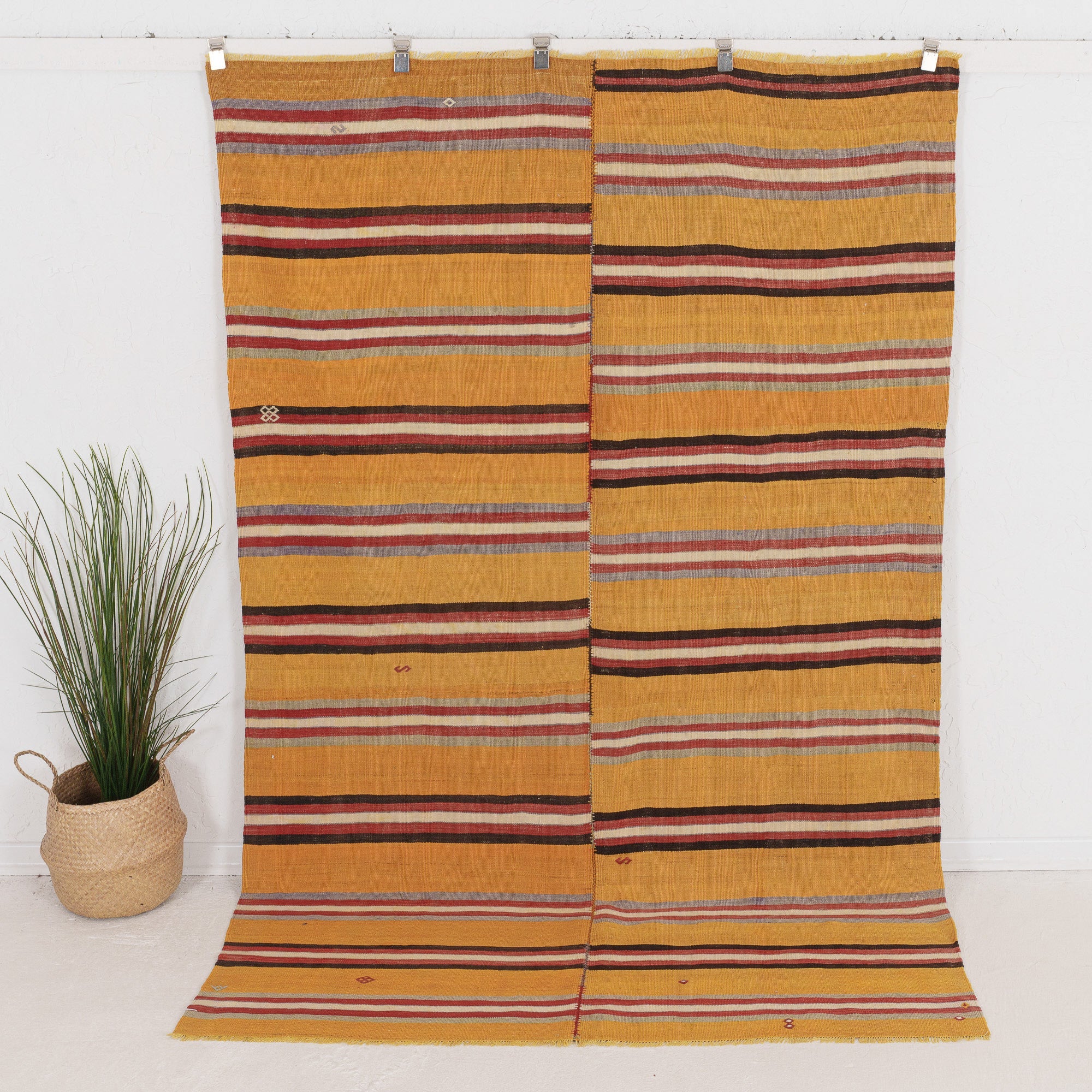 Raelisess - Vintage Turkish Area Rug