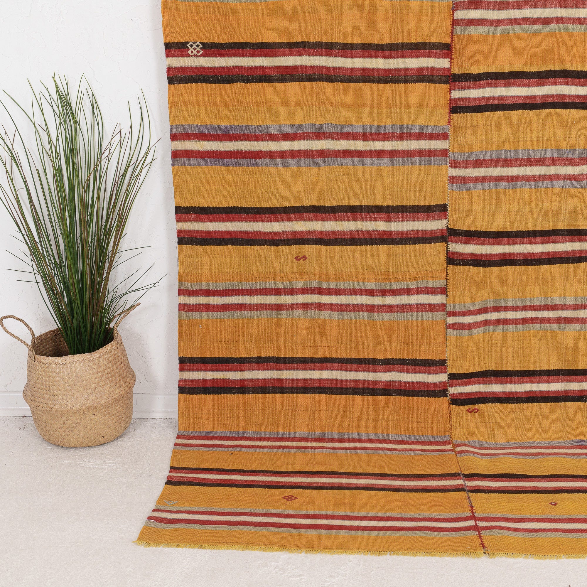 Raelisess - Vintage Turkish Area Rug