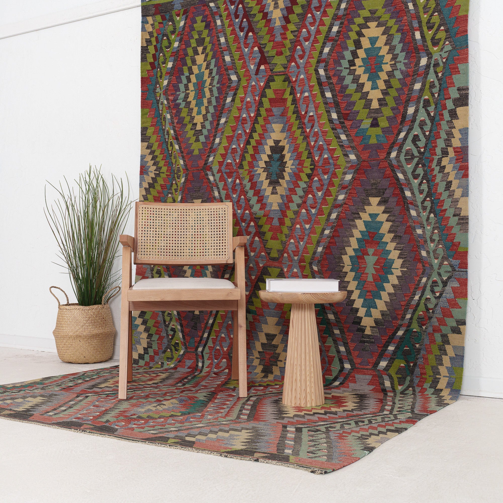 Qaelinia - Vintage Turkish Area Rug