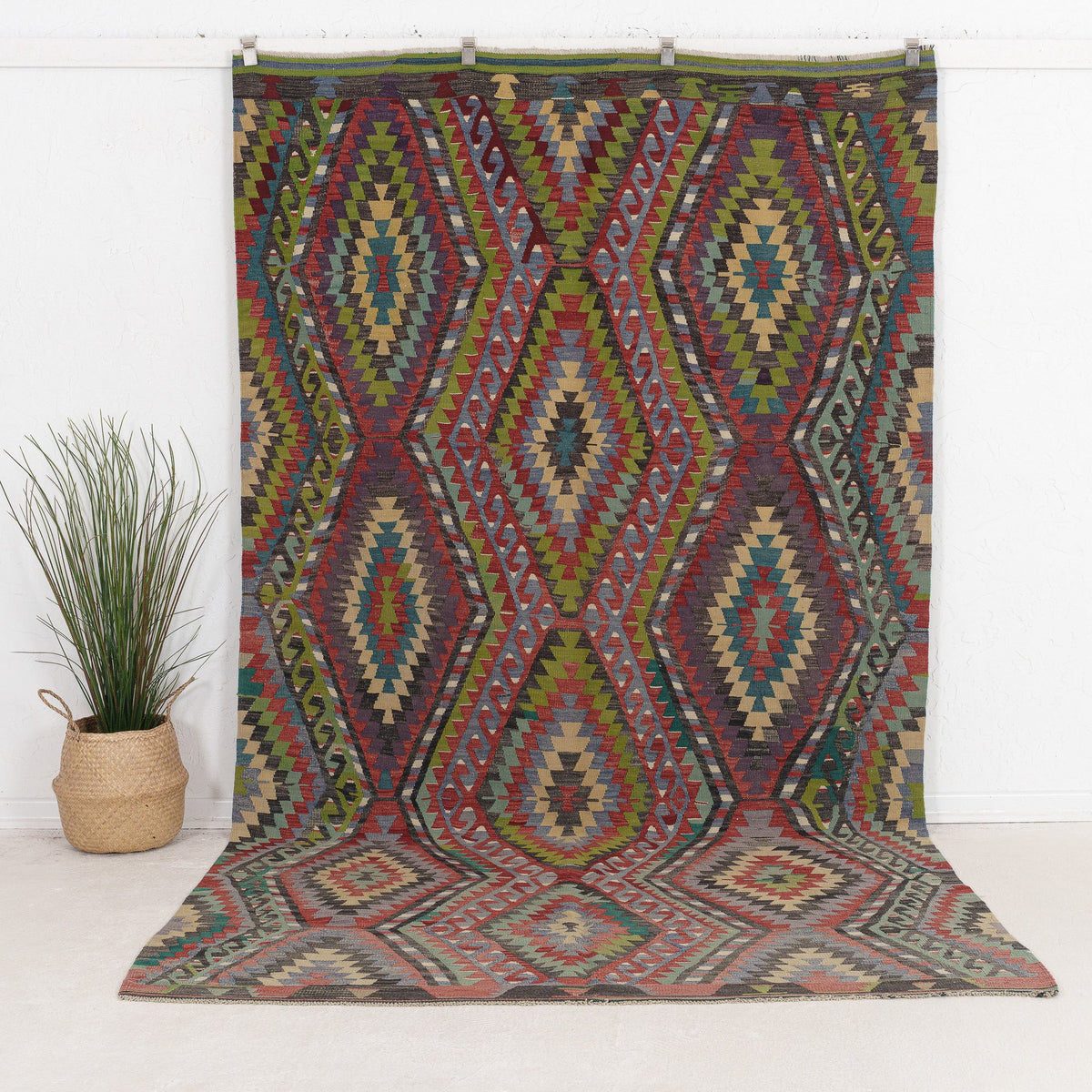 Qaelinia - Vintage Turkish Area Rug