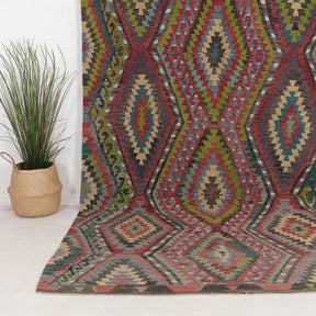 Qaelinia - Vintage Turkish Area Rug