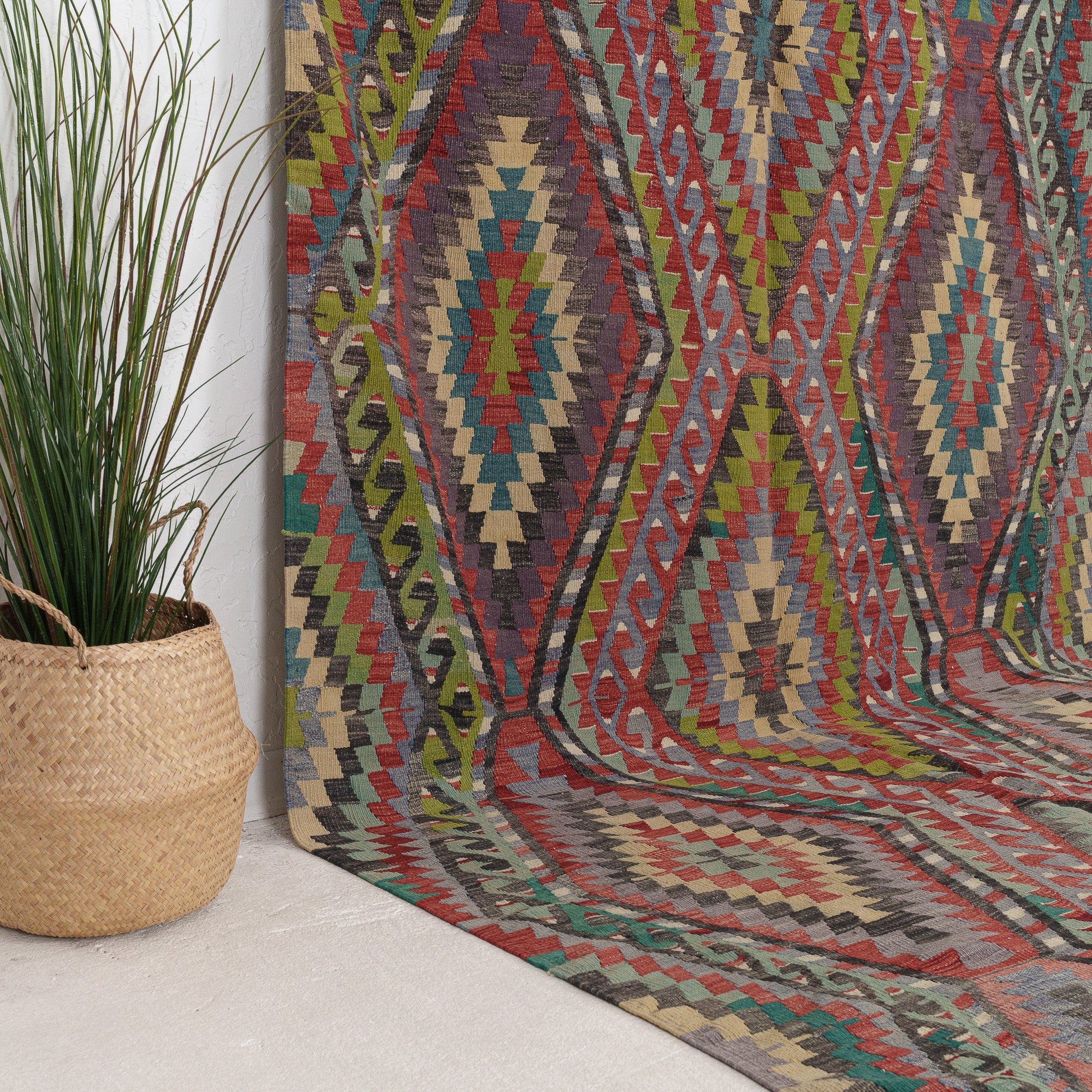 Qaelinia - Vintage Turkish Area Rug