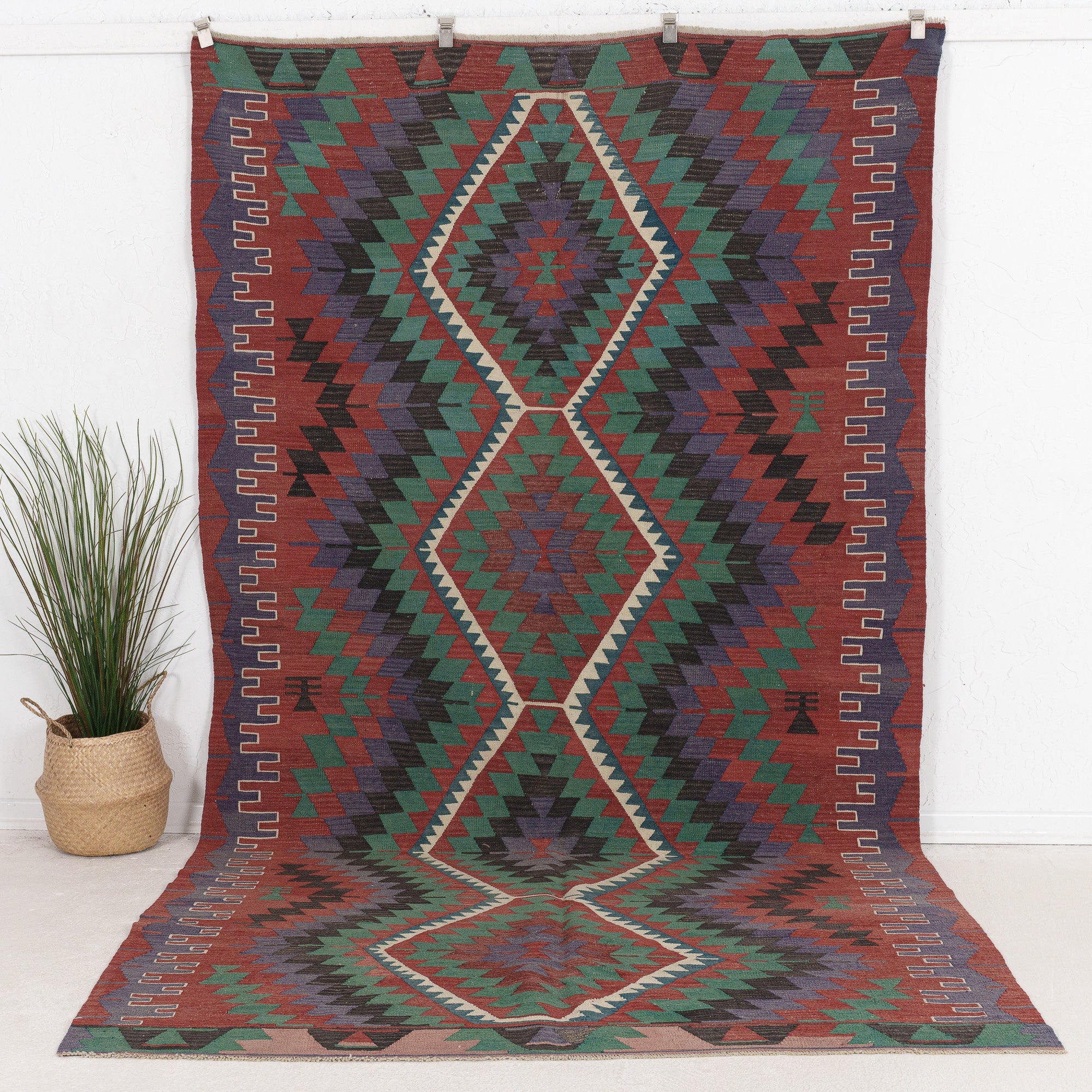 Qaelinin - Vintage Turkish Area Rug