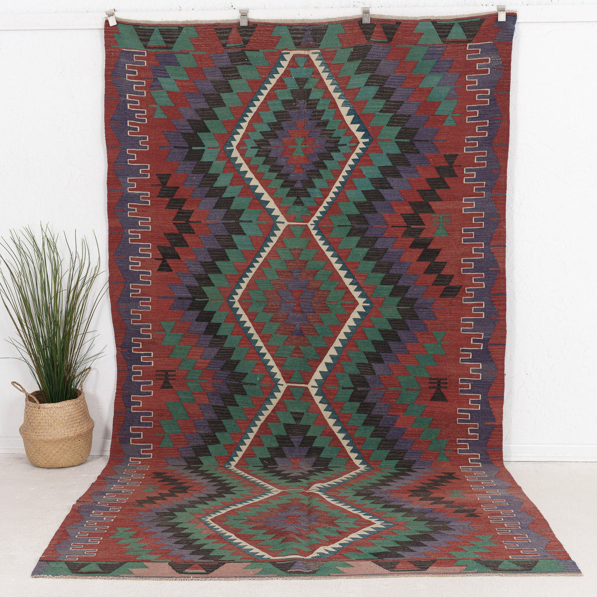 Qaelinin - Vintage Turkish Area Rug