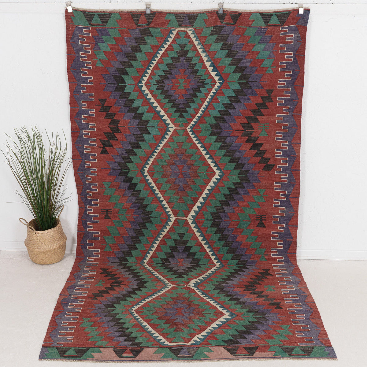Qaelinin - Vintage Turkish Area Rug