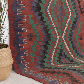 Qaelinin - Vintage Turkish Area Rug