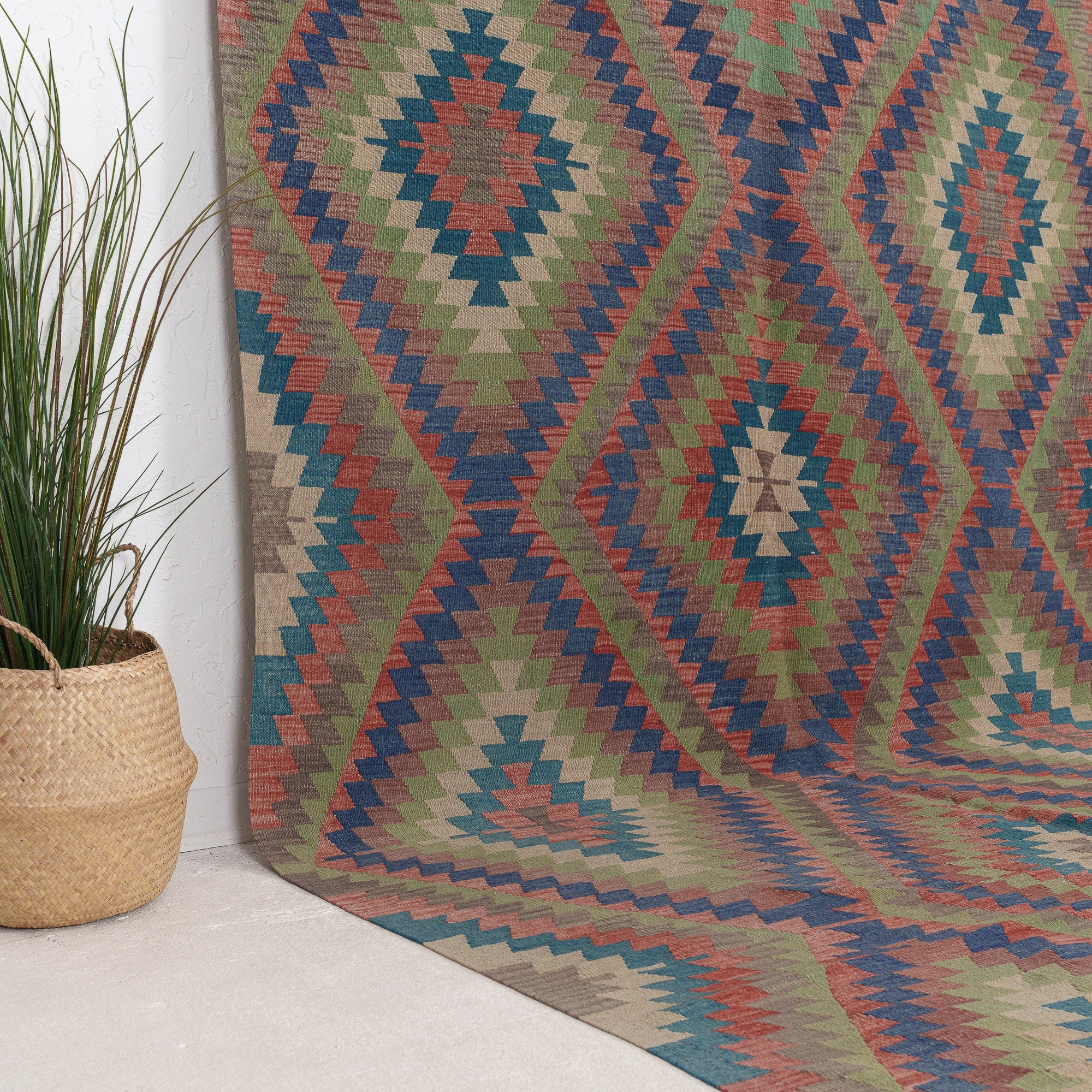 Qaelinella - Vintage Turkish Area Rug