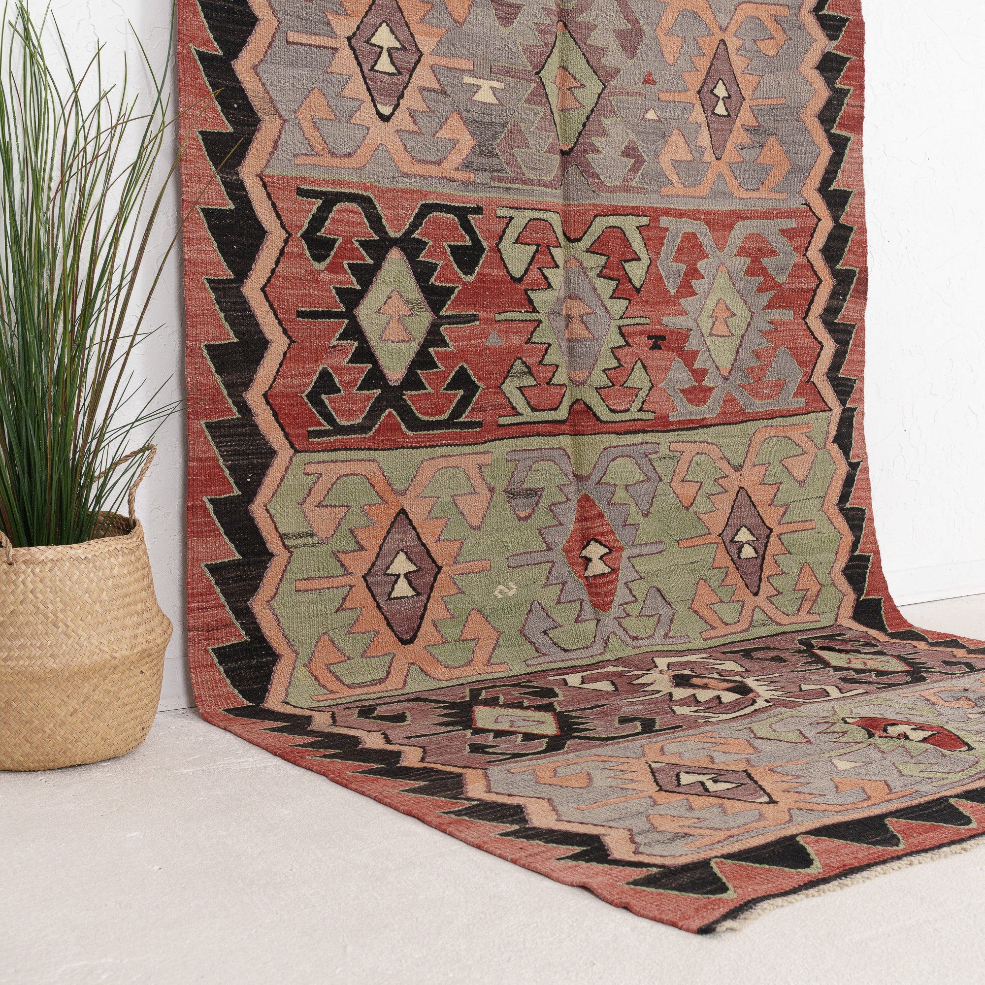 Paerisa - Vintage Turkish Area Rug