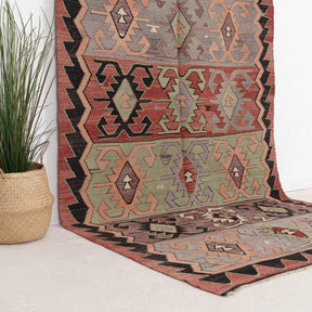 Paerisa - Vintage Turkish Area Rug