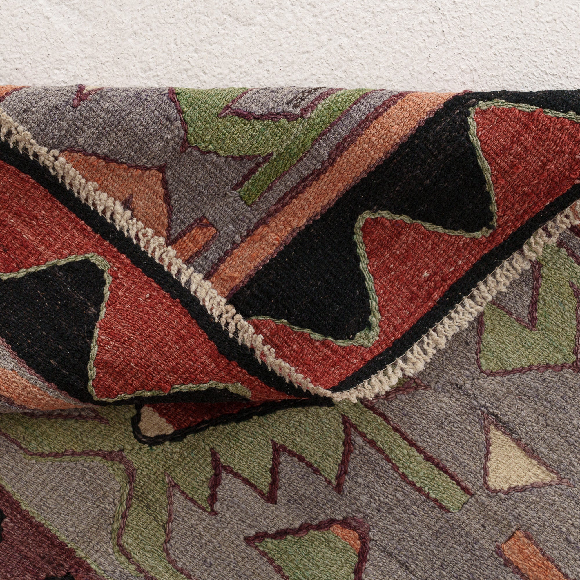 Paerisa - Vintage Turkish Area Rug