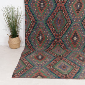 Qaelinaria - Vintage Turkish Area Rug
