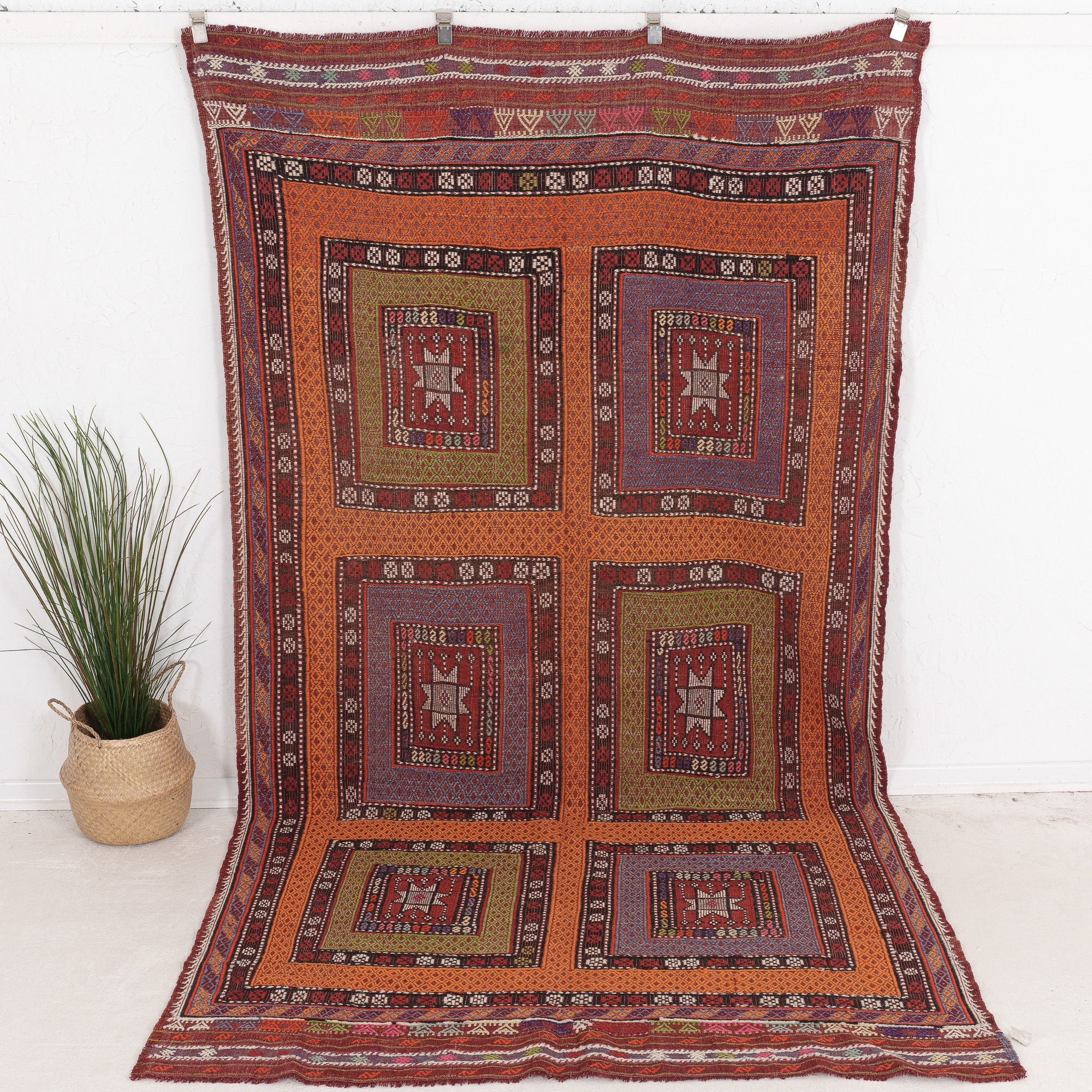 Taelysin - Vintage Turkish Area Rug