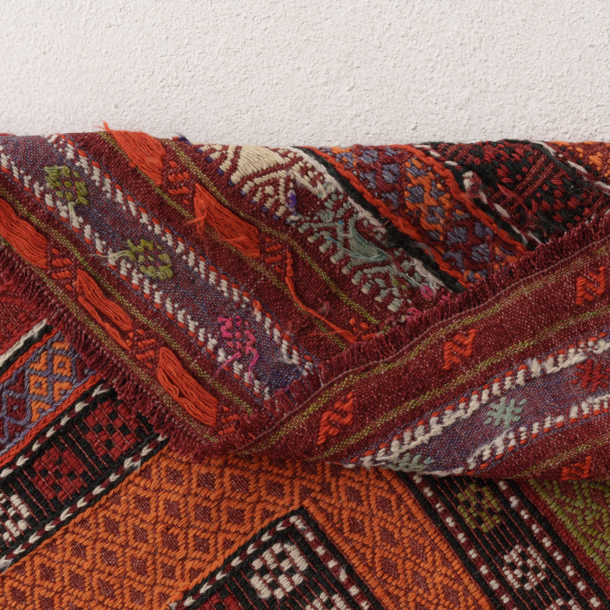 Taelysin - Vintage Turkish Area Rug