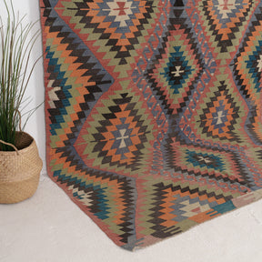 Qaeliness - Vintage Turkish Area Rug