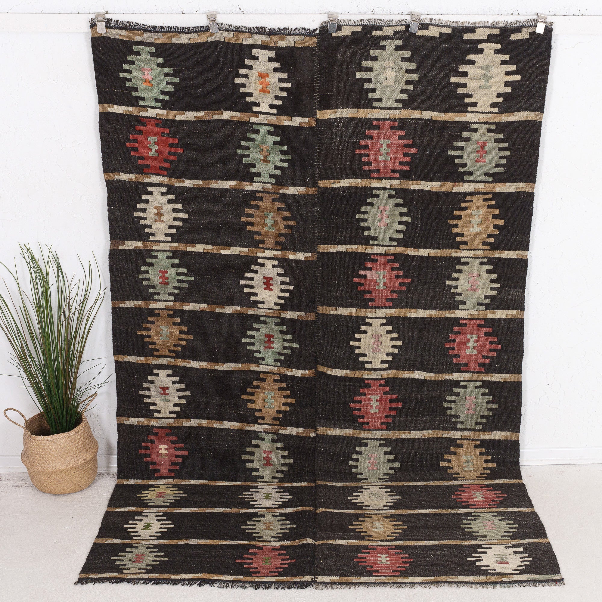 Naelisara - Vintage Turkish Area Rug