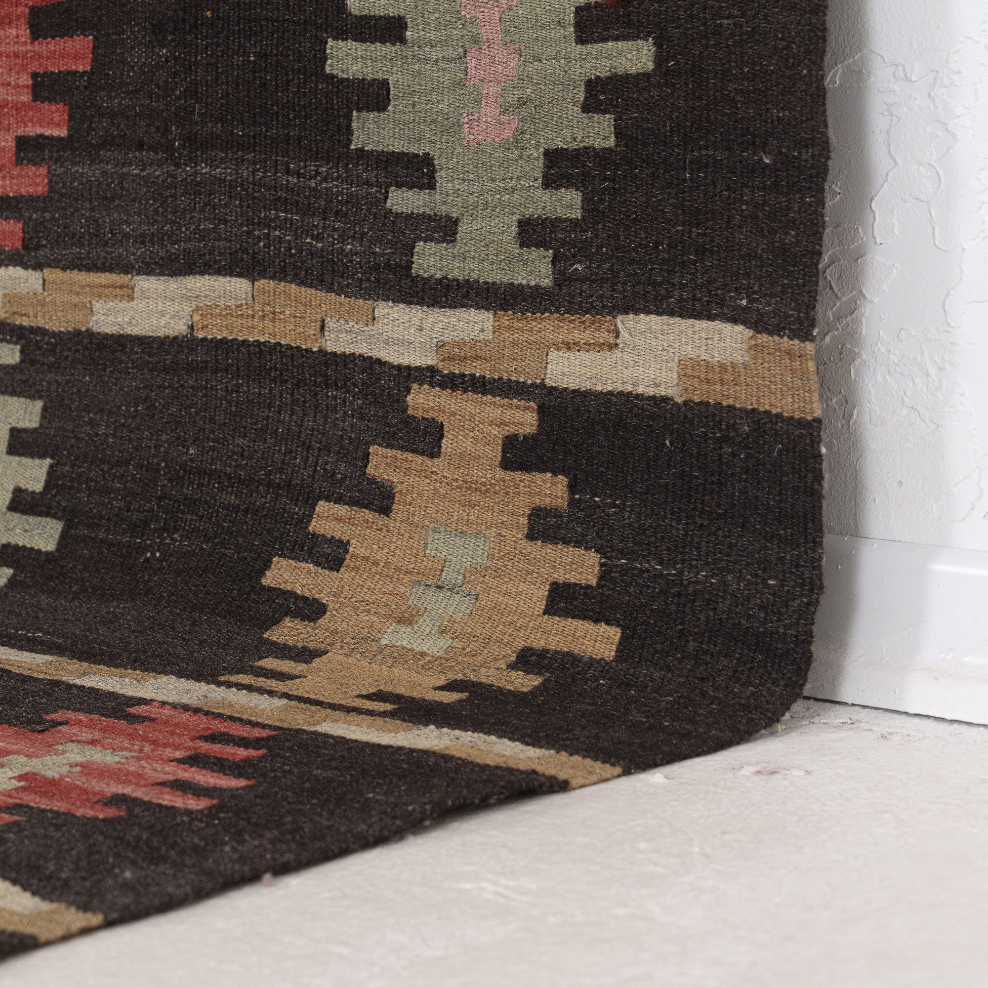 Naelisara - Vintage Turkish Area Rug