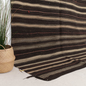 Qaelinara - Vintage Turkish Area Rug