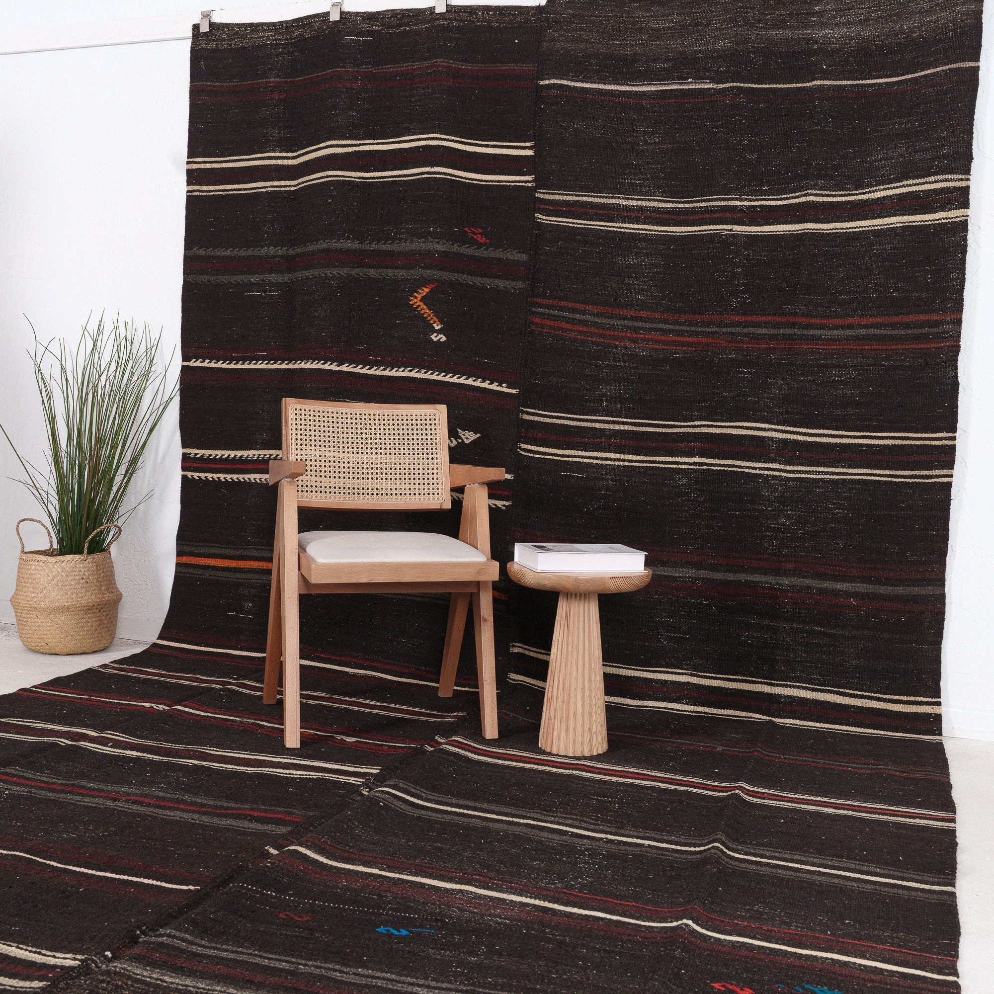 Naelisine - Vintage Turkish Area Rug