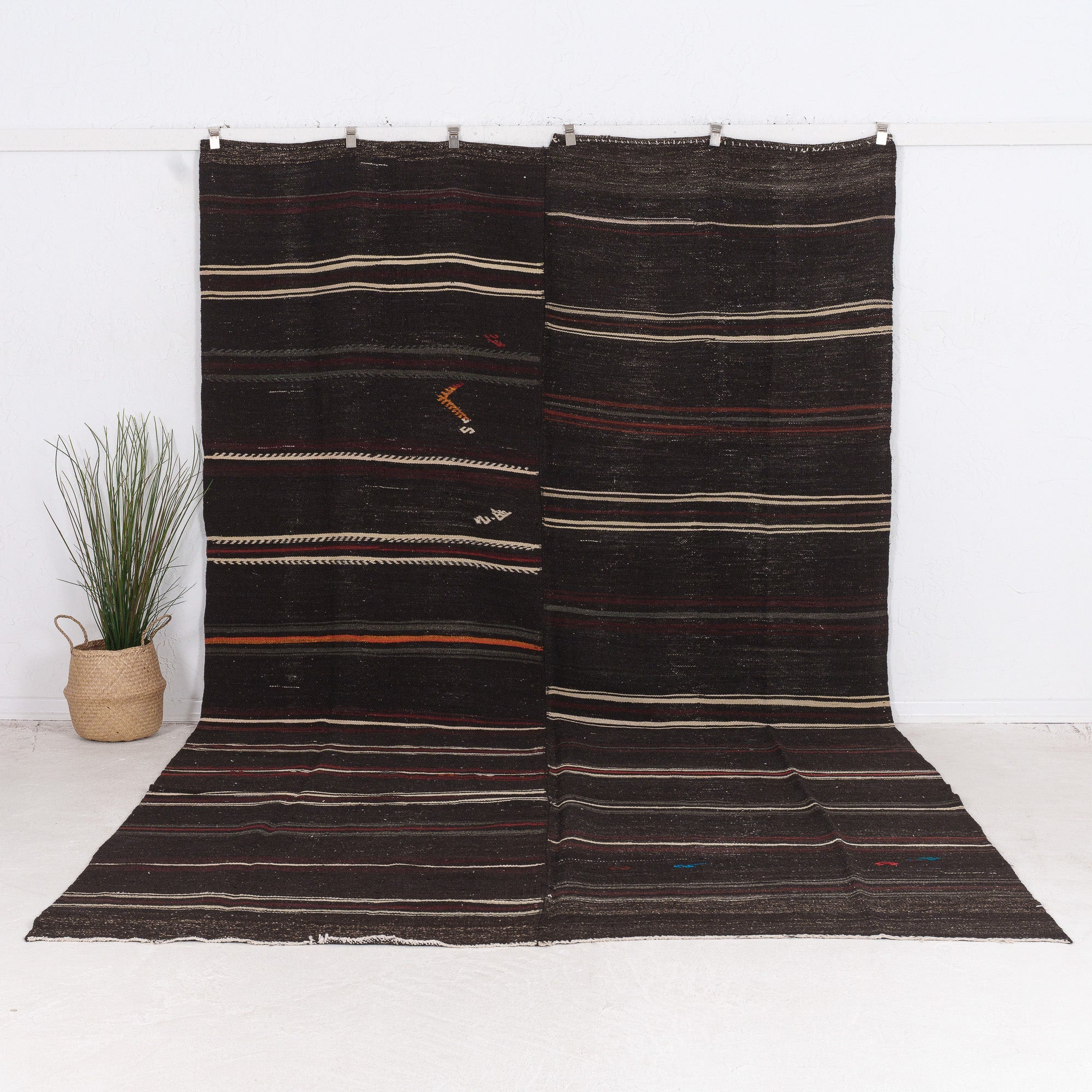 Naelisine - Vintage Turkish Area Rug