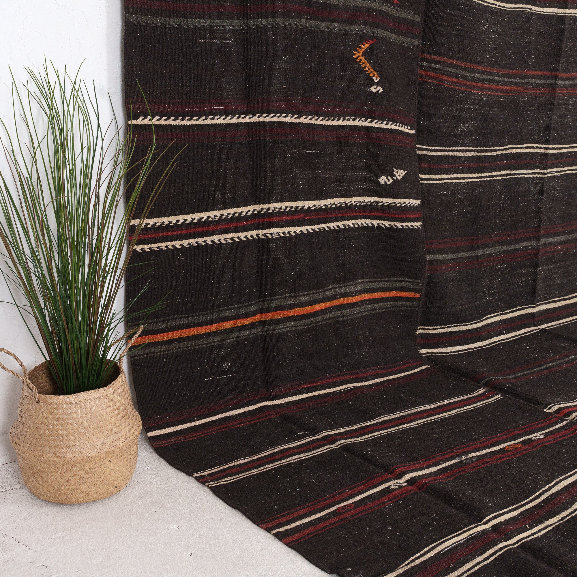 Naelisine - Vintage Turkish Area Rug