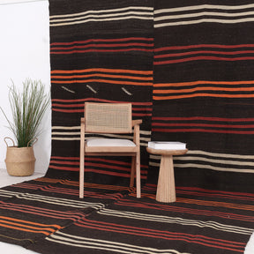 Naelisin - Vintage Turkish Area Rug