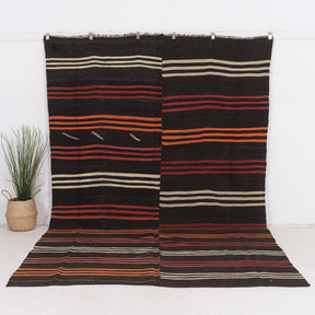 Naelisin - Vintage Turkish Area Rug