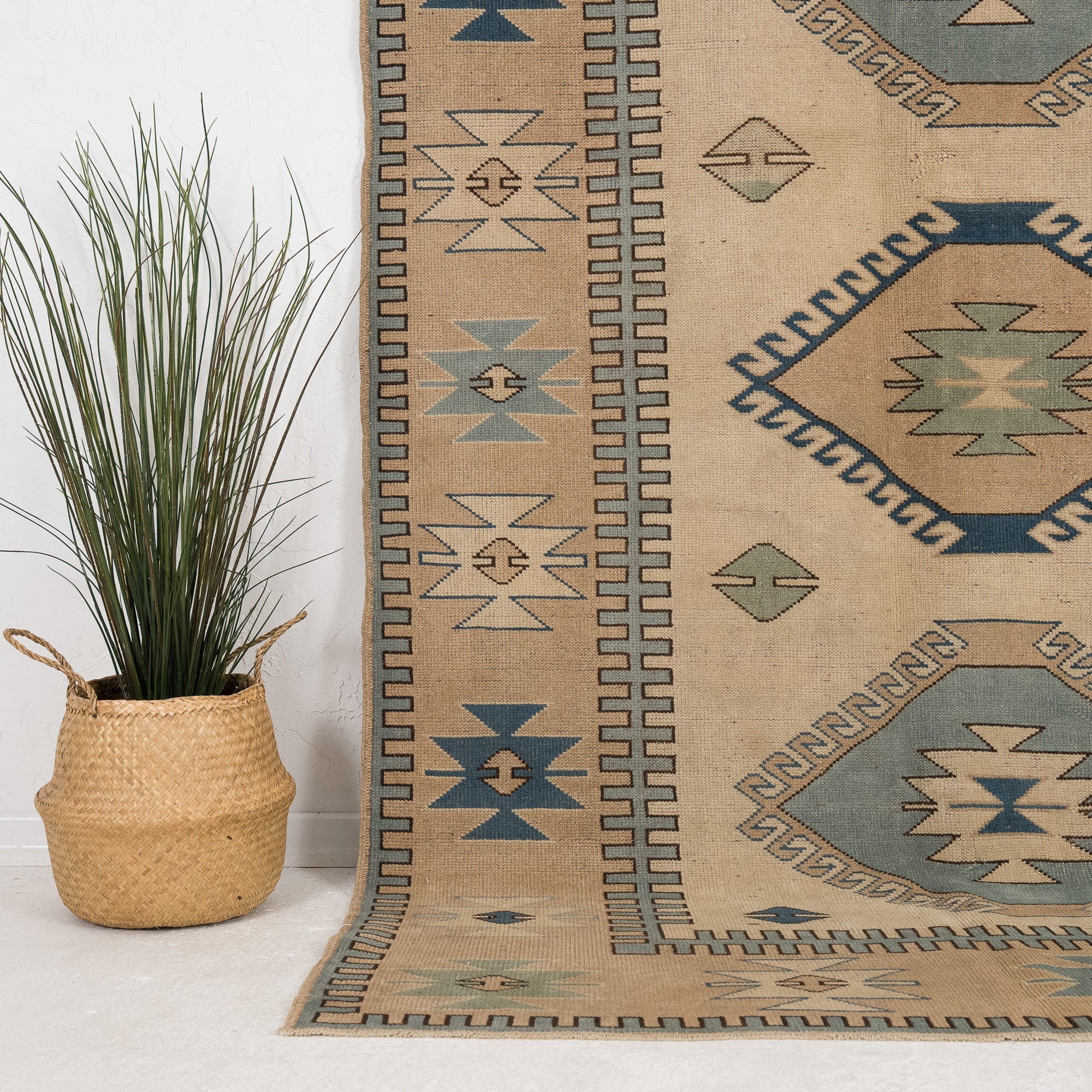 Velorisa - Vintage Turkish Area Rug