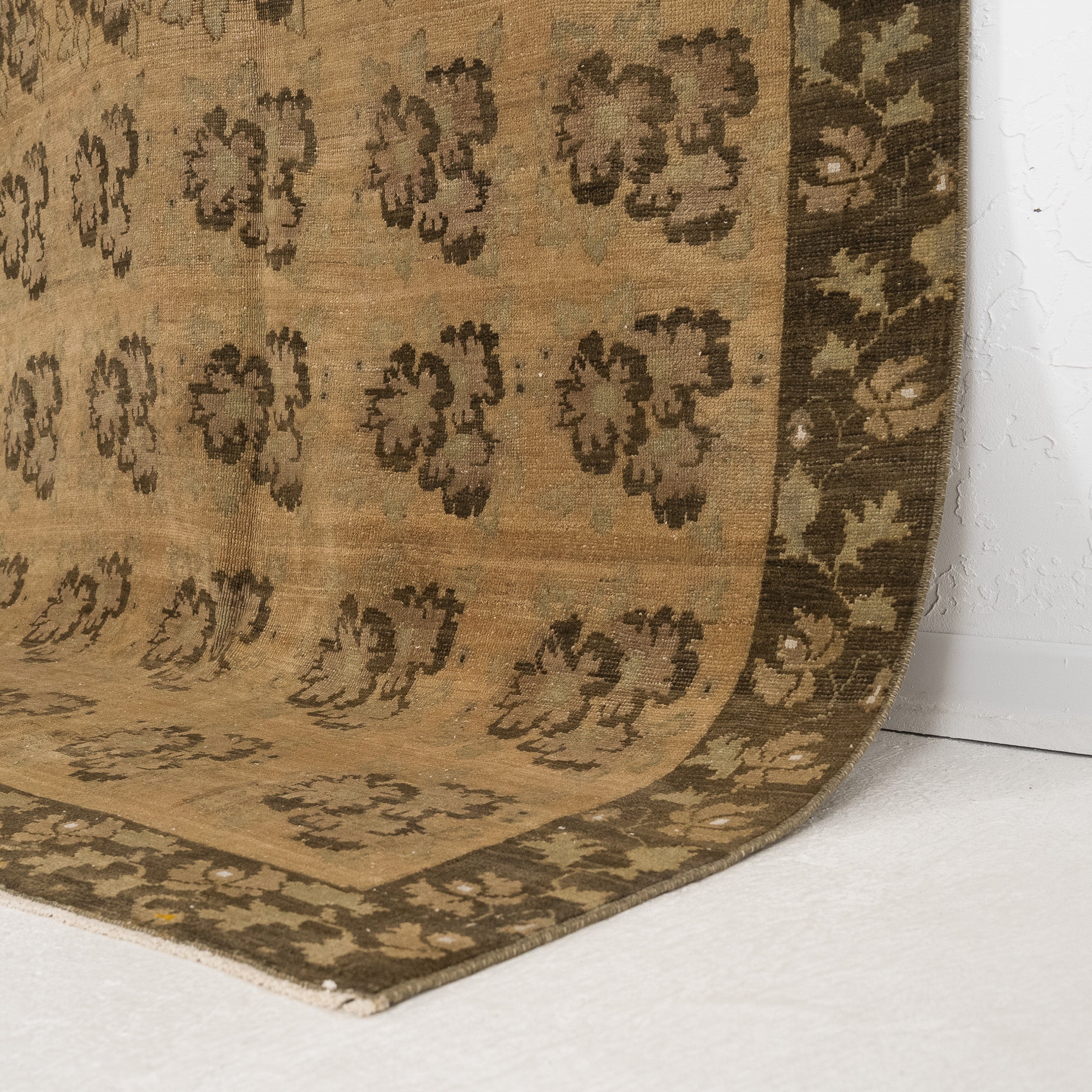 Maevyra - Vintage Turkish Area Rug