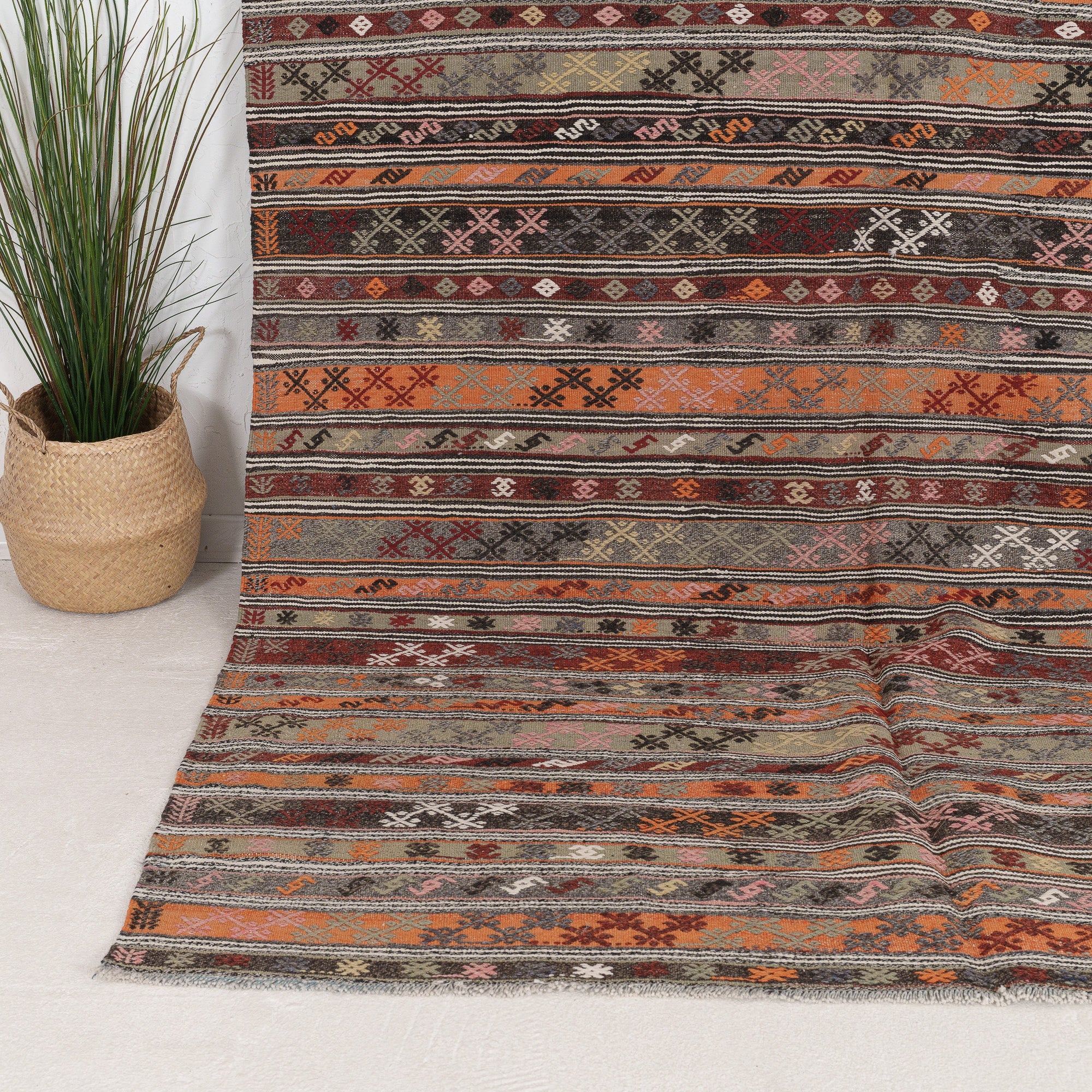 Taelysella - Vintage Turkish Area Rug