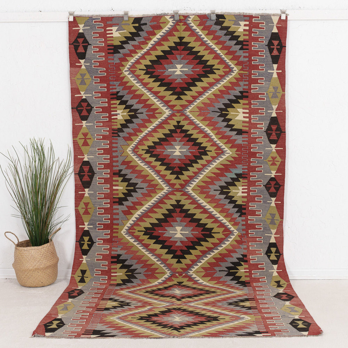 Raelisis - Vintage Turkish Area Rug