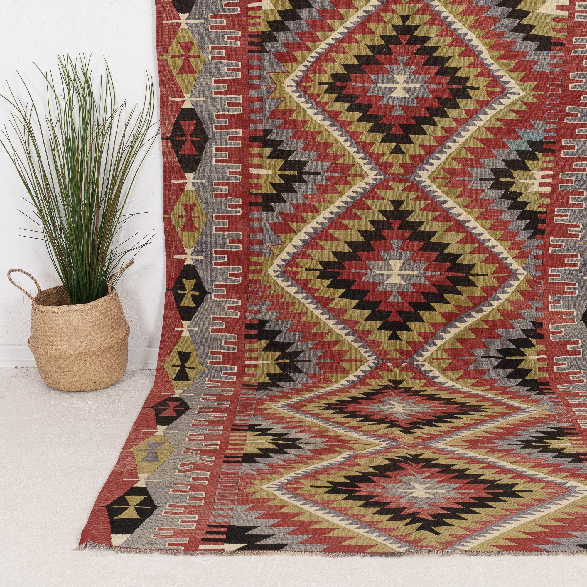 Raelisis - Vintage Turkish Area Rug