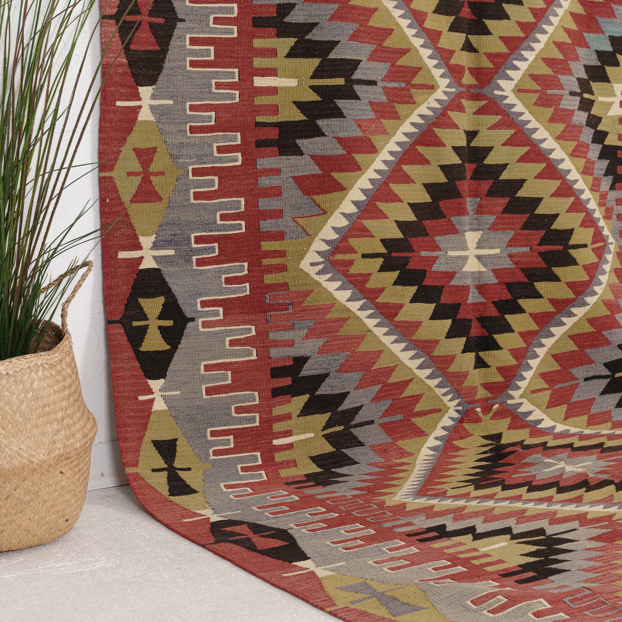 Raelisis - Vintage Turkish Area Rug