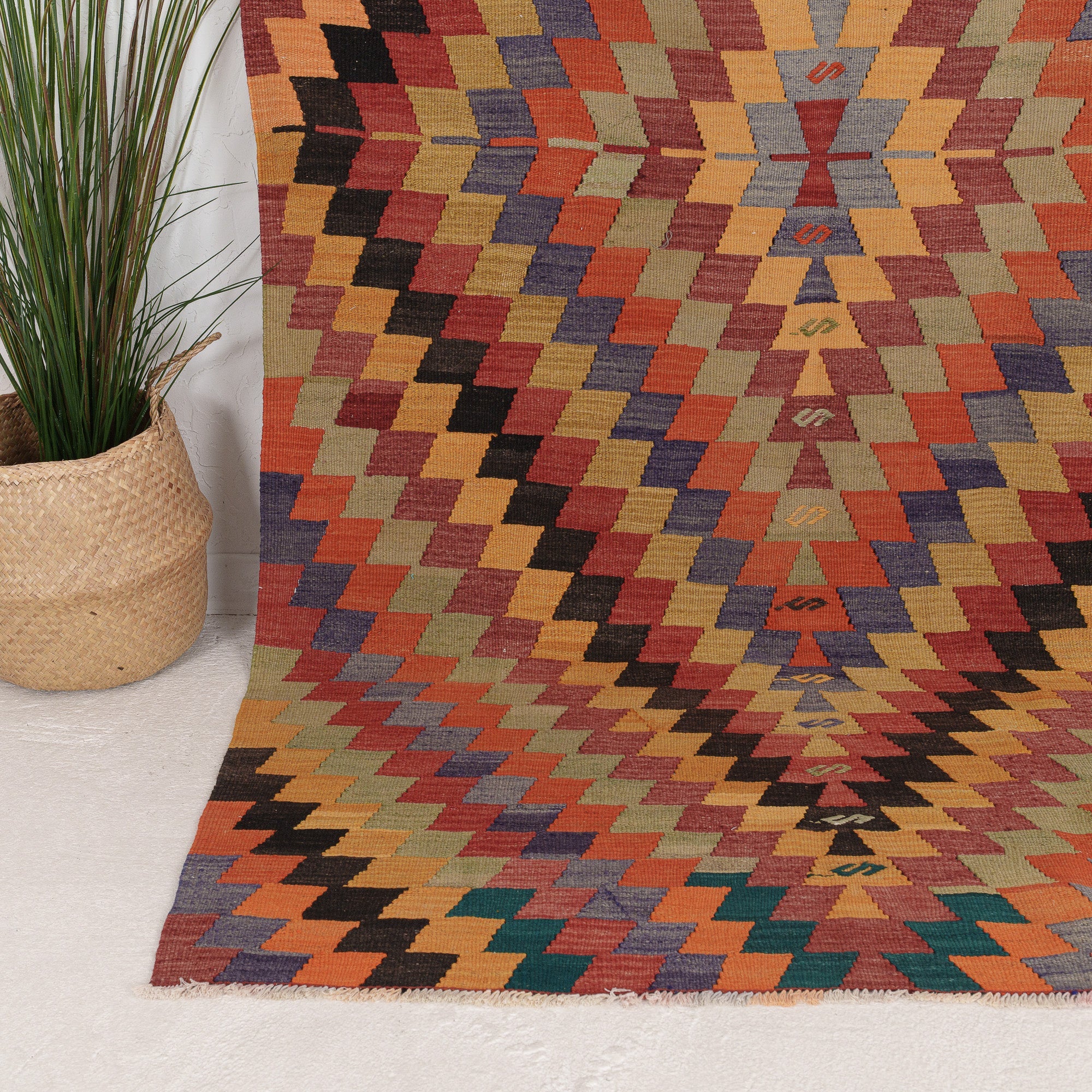 Saerinia - Vintage Turkish Area Rug