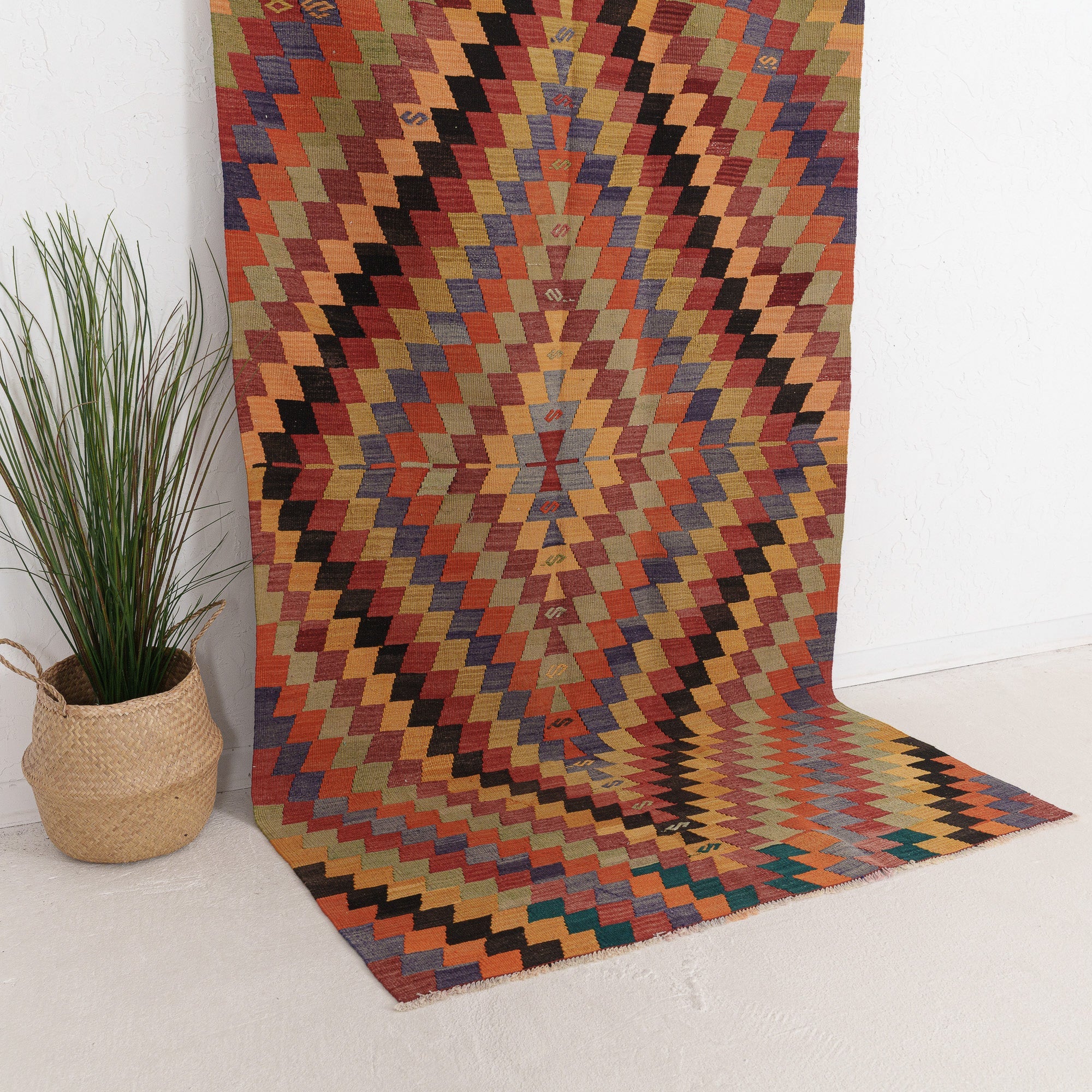 Saerinia - Vintage Turkish Area Rug