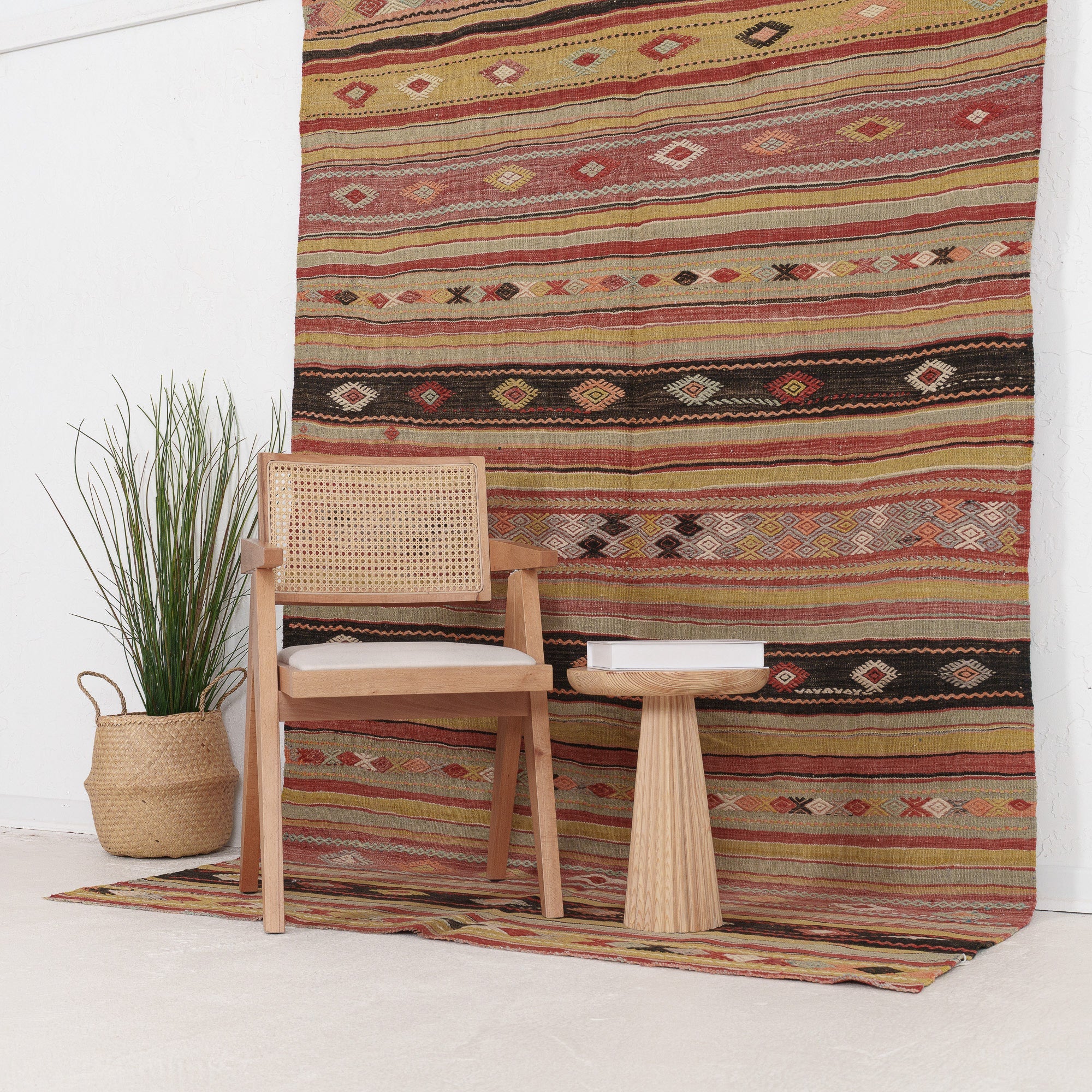 Saerinin - Vintage Turkish Area Rug