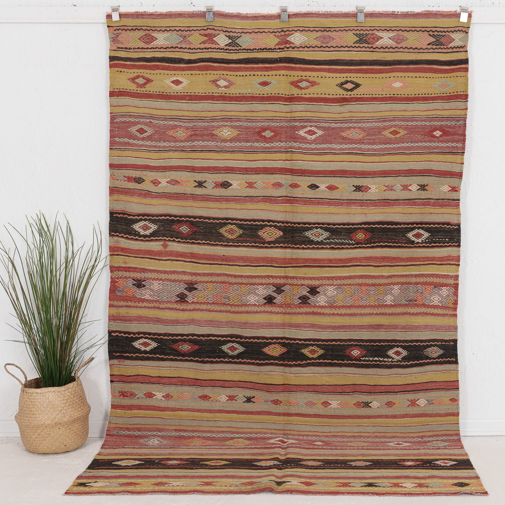 Saerinin - Vintage Turkish Area Rug
