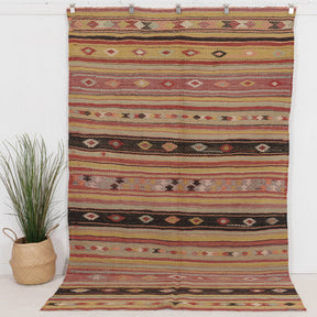 Saerinin - Vintage Turkish Area Rug