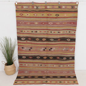 Saerinin - Vintage Turkish Area Rug