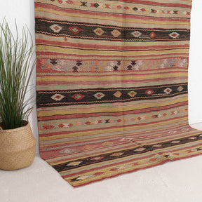 Saerinin - Vintage Turkish Area Rug