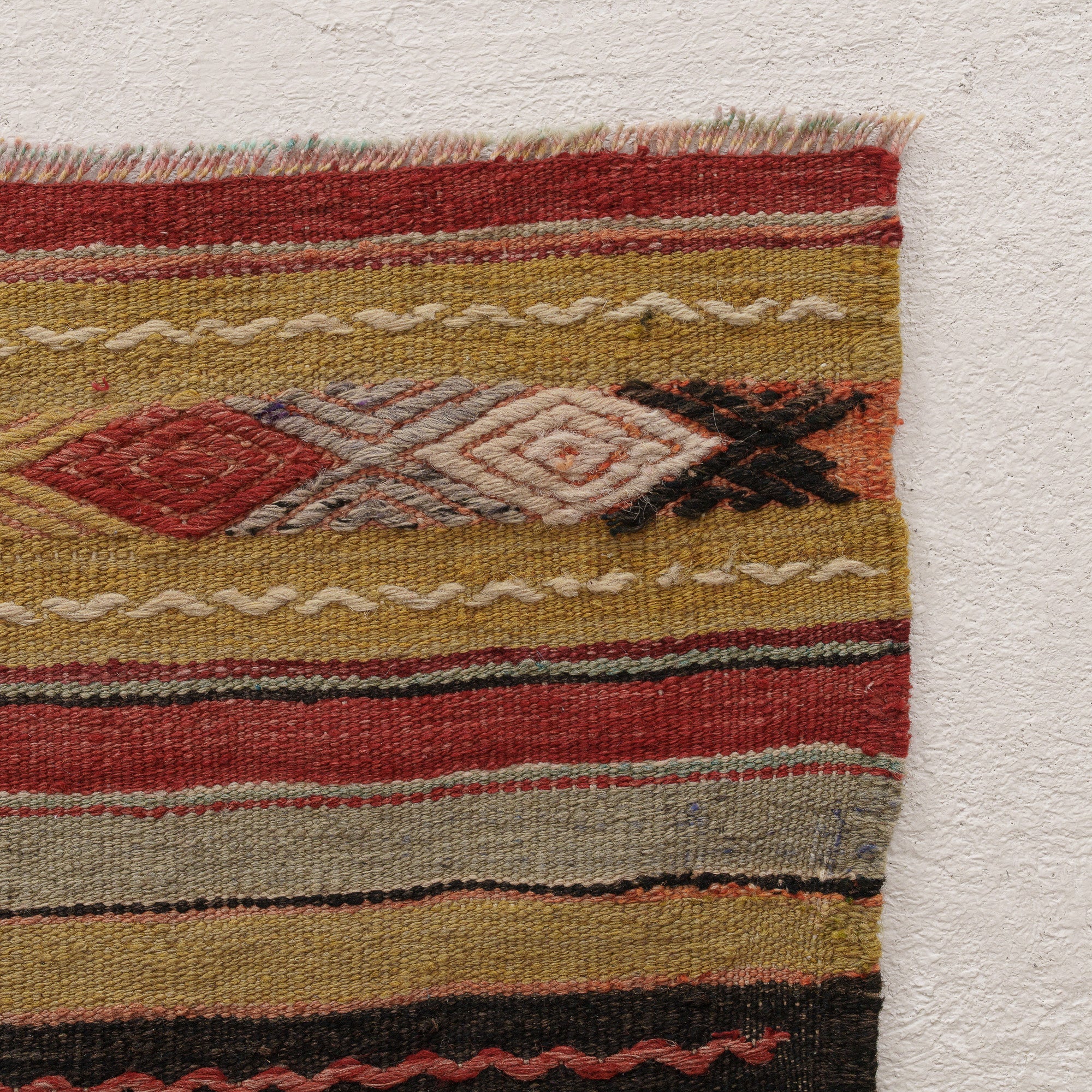 Saerinin - Vintage Turkish Area Rug