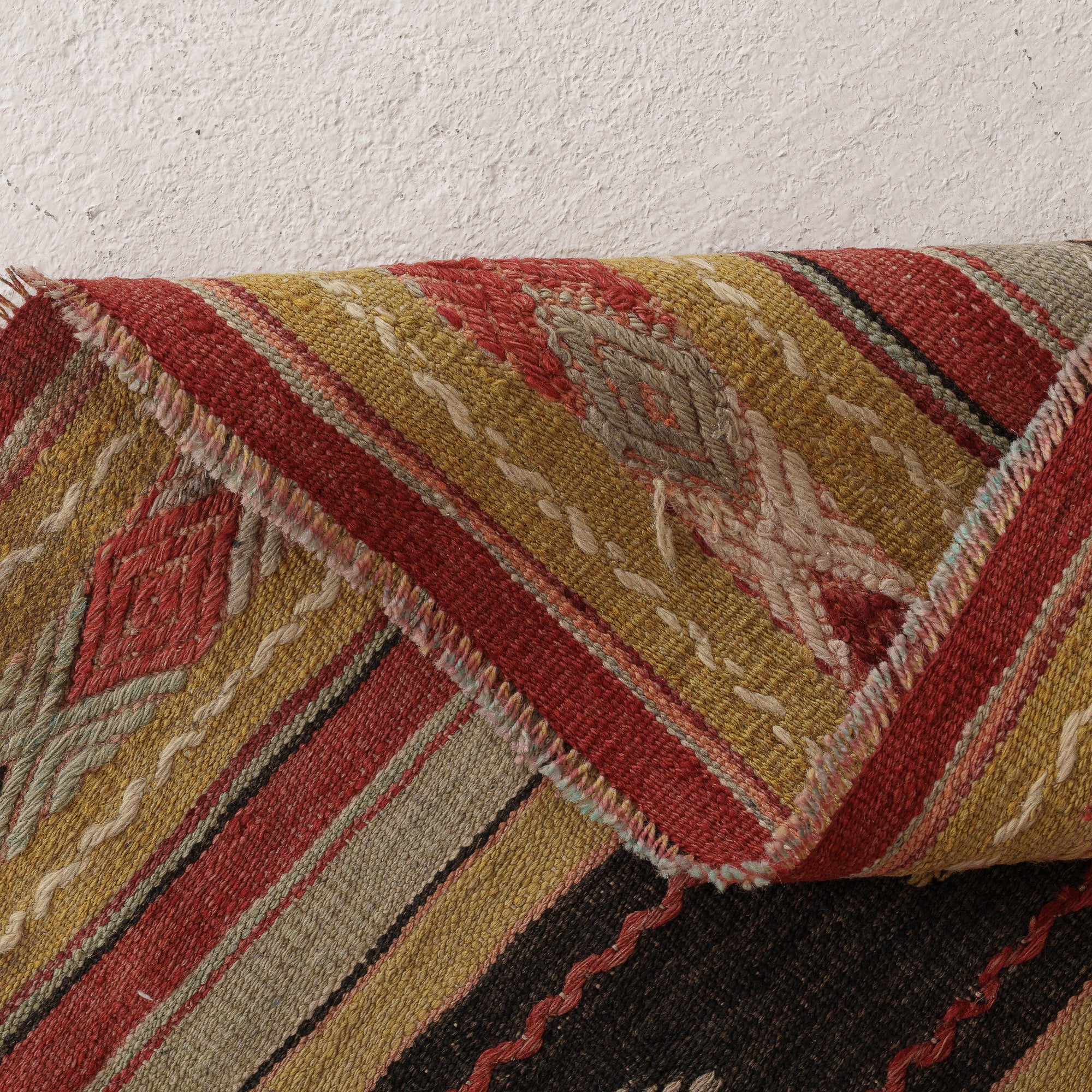 Saerinin - Vintage Turkish Area Rug