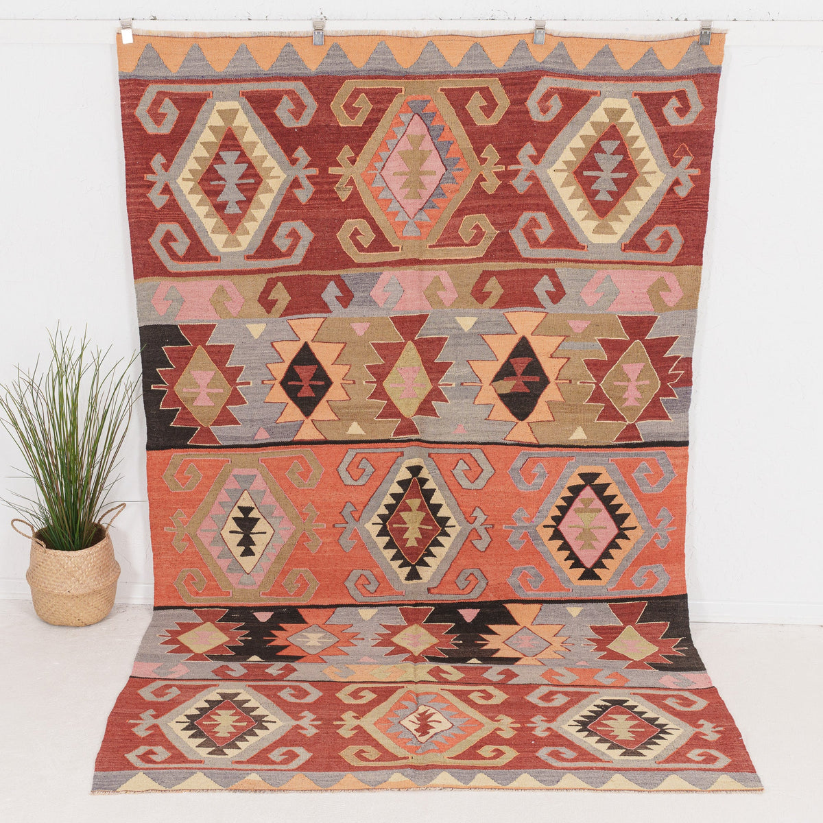 Vaelisella - Vintage Turkish Area Rug