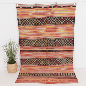 Vaelisena - Vintage Turkish Area Rug