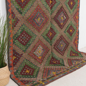 Vaelisess - Vintage Turkish Area Rug