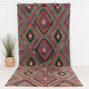 Vaelisara - Vintage Turkish Area Rug