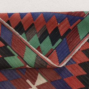 Vaelisara - Vintage Turkish Area Rug