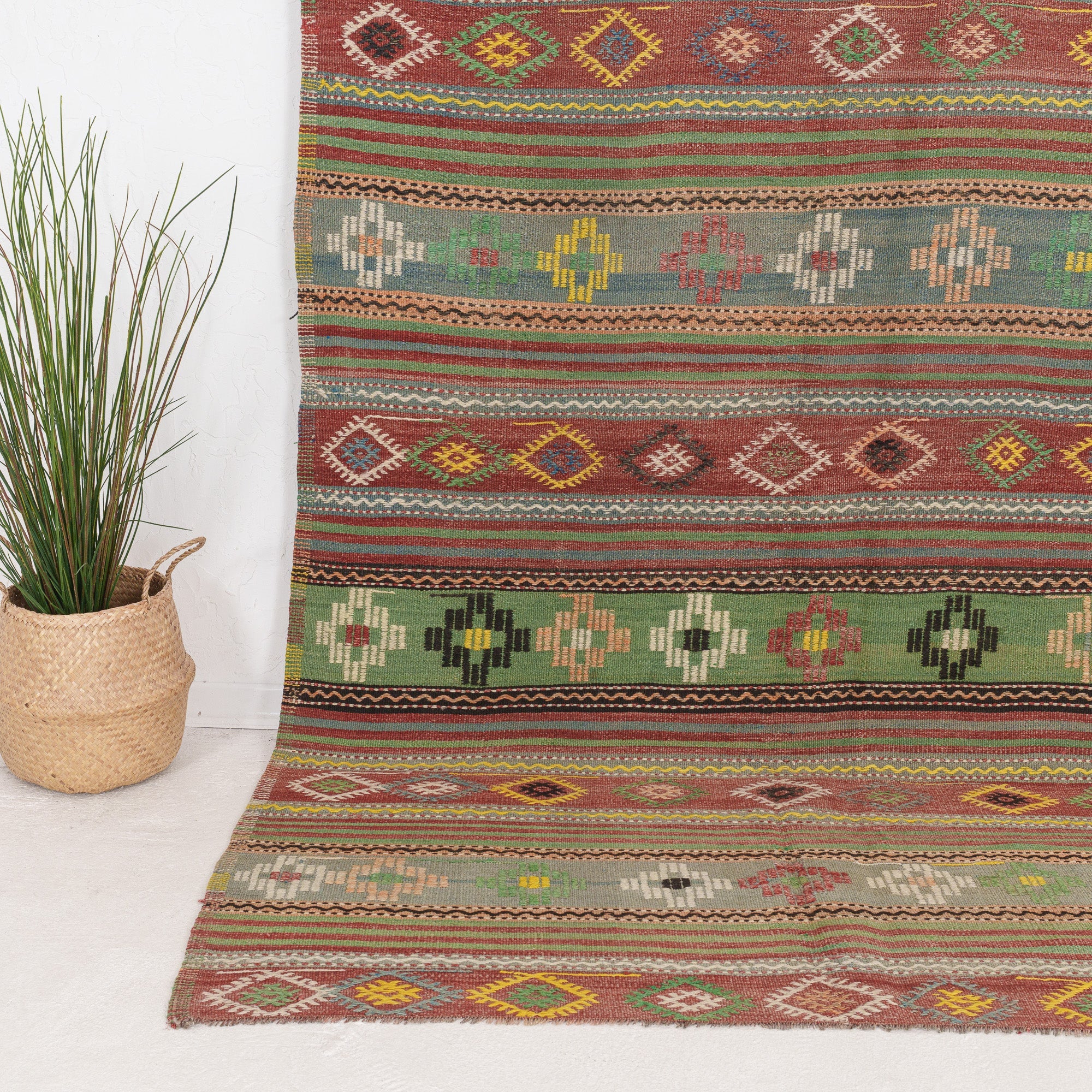 Waelinara - Vintage Turkish Area Rug