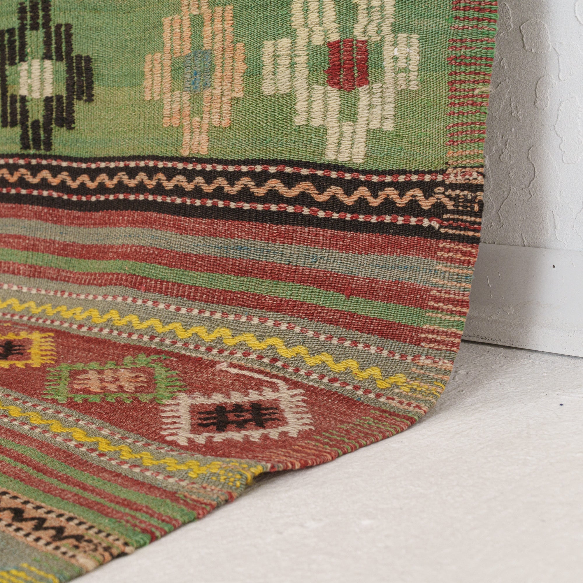 Waelinara - Vintage Turkish Area Rug