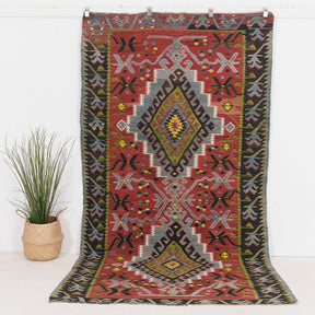 Vaelisine - Vintage Turkish Area Rug